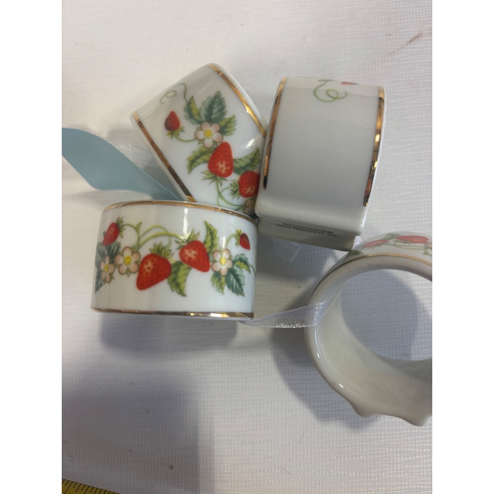 Vintage Avon Strawberry Ceramic Napkin Rings Set of 4 White Gold Trim Porcelain - Picture 2 of 2